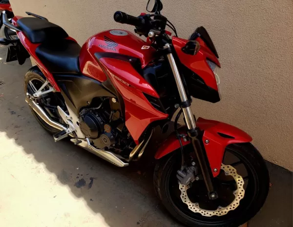 Polícia recupera motocicleta furtada em Ourinhos; veículo foi localizado próximo à Usina Hidrelétrica