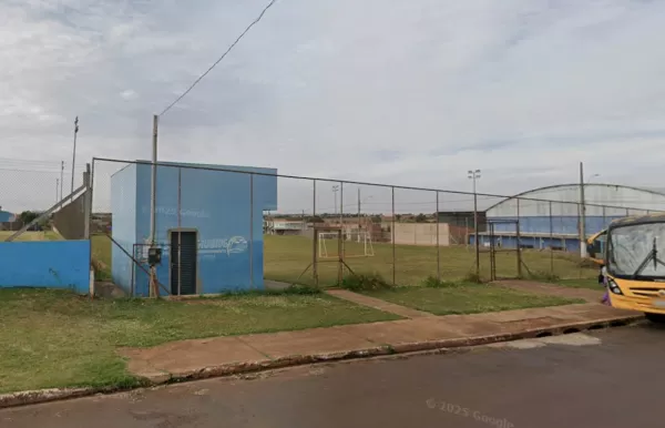  Dupla é presa em flagrante ao furtar poste metálico de campo municipal em Salto Grande