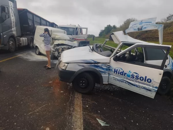 Colisão frontal na BR-153 em Ocauçu deixa uma vítima grave 