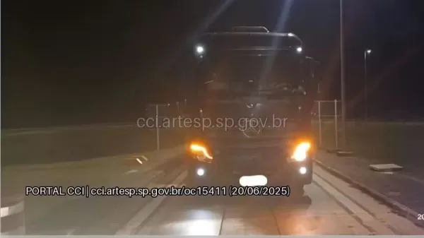 Pedestre morre atropelado por carreta em Itapetininga