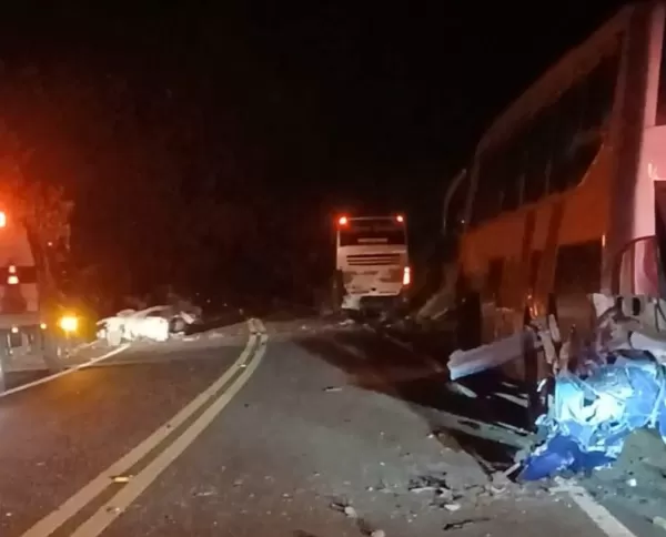 Acidente grave deixa um morto e um ferido na rodovia entre Piraju e Sarutaiá