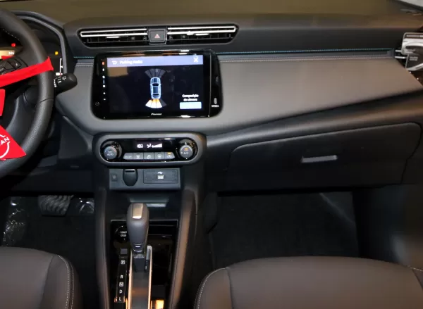 Quem tirou habilitação em carro automático não poderá dirigir carro manual; entenda