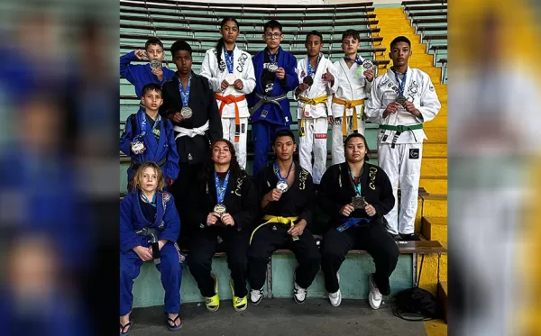 Jovens do Cacto de Ourinhos brilham em evento de alto nível de Jiu-Jitsu, em Curitiba 