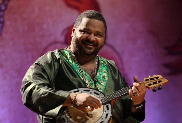 Morre Arlindo Cruz, ícone do samba, aos 66 anos no Rio de Janeiro