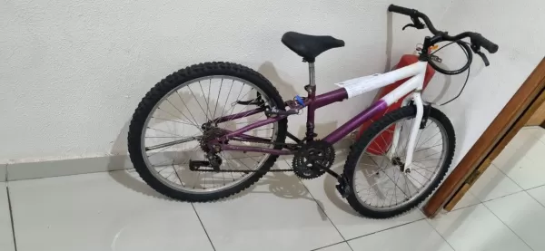 Polícia Militar de Santa Cruz do Rio Pardo localiza bicicleta suspeita de furto na madrugada deste domingo