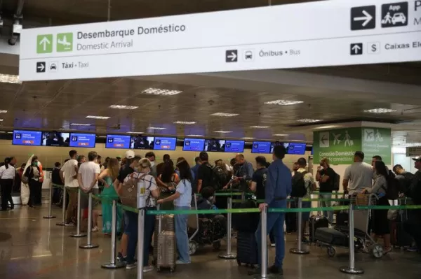 Mulher é presa no Aeroporto de Brasília após dizer que levava bomba na mala
