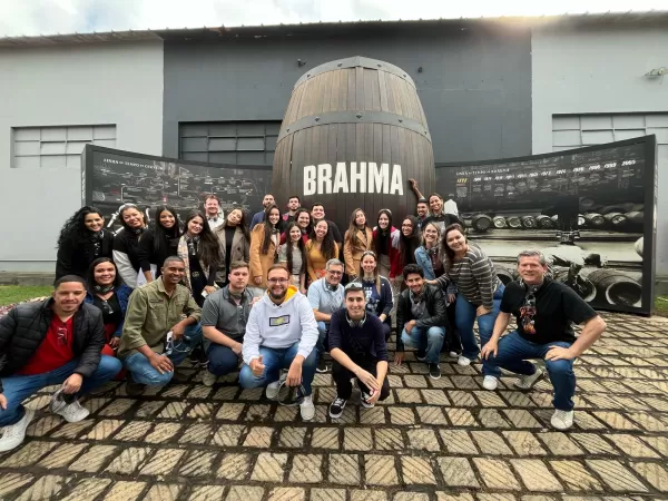 Alunos de Administração da UNIFIO visitam a AMBEV