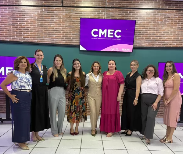 Reitora do UNIFIO Gláucia Librelato ministrou palestra no Encontro de Mulheres Empreendedoras do CMEC 