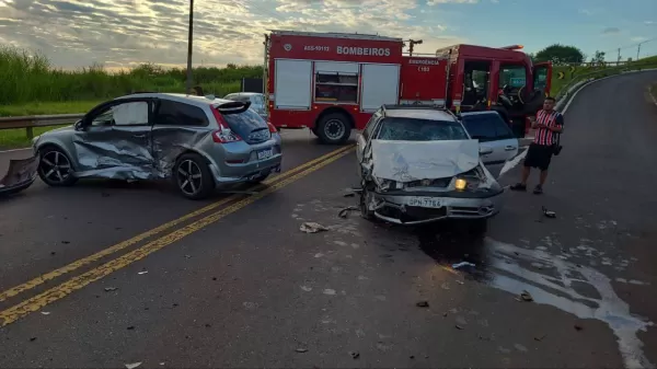 Grave acidente de trânsito deixa sete vítimas na manhã deste domingo de Páscoa em Ourinhos