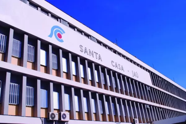 Jovem em situação de rua é presa após abandonar bebê recém-nascida na região 