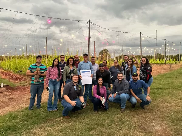 Alunos de Agronomia da UNIFIO participam de visita de campo à empresa Brava Terra Lúpulo