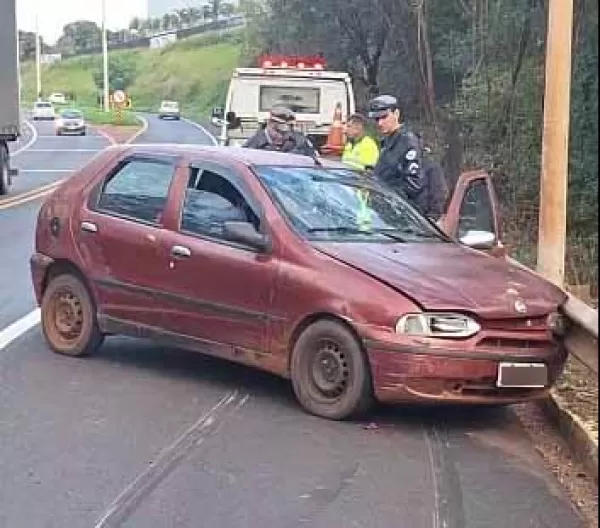 Agricultor é preso por embriaguez ao volante e uso de identidade falsa após acidente na Rodovia Raposo Tavares, em Ourinhos