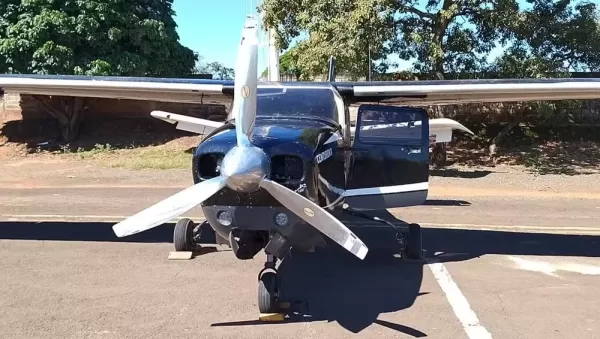 Avião é abandonado após pouso sem autorização em aeroclube de Ibitinga e caso é investigado pela polícia