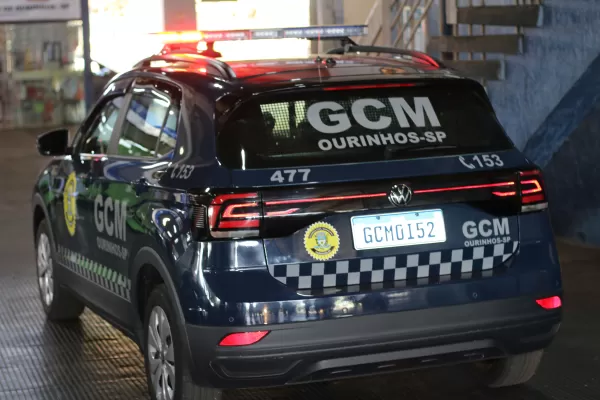 Motorista de aplicativo tem veículo danificado e relata ameaça durante corrida em Ourinhos