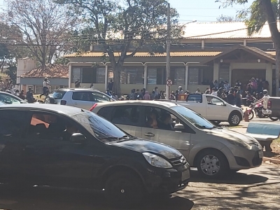 Covid: Após dois dias de caos e tumulto na vacinação, Prefeitura de Ourinhos recua e anuncia 1ª dose só para jovens de 18 anos ou mais 