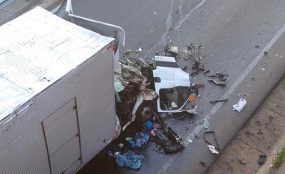 Acidente entre caminhões deixa dois feridos na Raposo Tavares