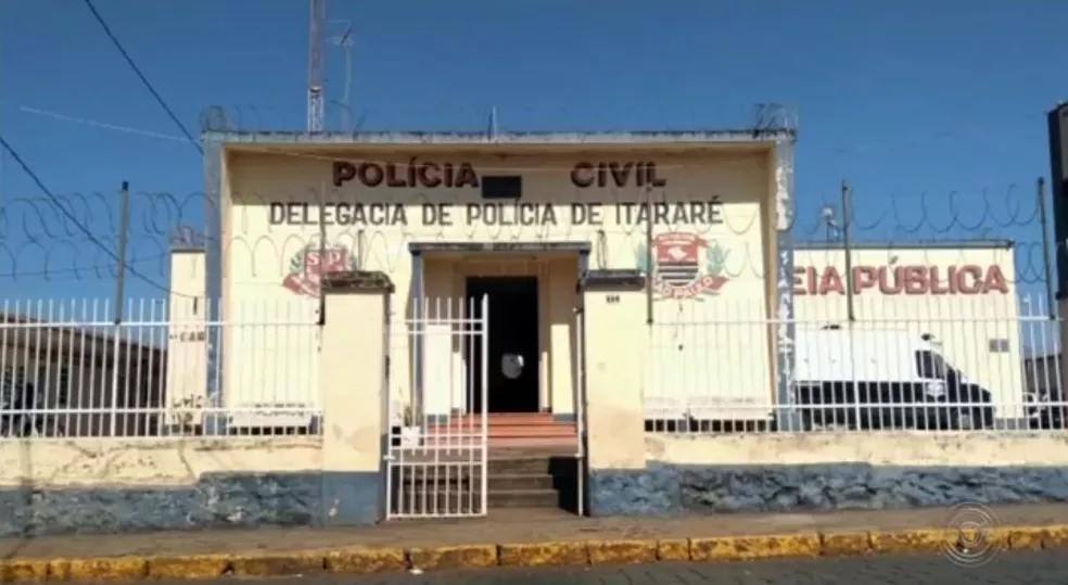 Menina é abusada sexualmente por outra garota em banheiro de escola no interior de SP