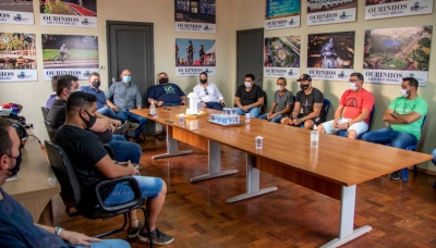Prefeitura de Ourinhos afirma que puniu e interditou pelo menos sete estabelecimentos que registraram aglomeração nas últimas semanas