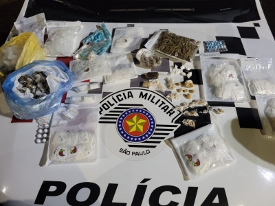 Operação policial resulta na prisão de quatro por tráfico de drogas em Santa Cruz do Rio Pardo
