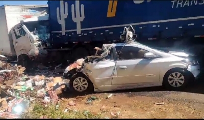 Engavetamento na BR-153 causa mortes próximo a Campos Novos Paulista 