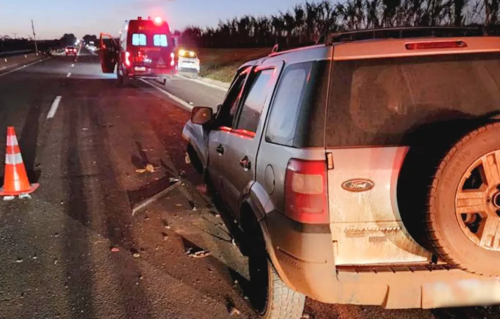 Morador de Ibirarema, de 29 anos, morre ao bater carro na traseira de caminhão na Raposo Tavares