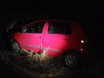 Polícia Militar de Santa Cruz do Rio Pardo detém dois jovens acusados de roubo de veículo de mulher na área central