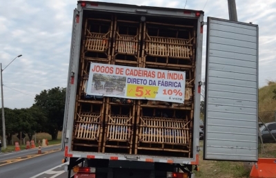 Polícia Rodoviária Federal apreende caminhão com cigarros contrabandeados em Ourinhos