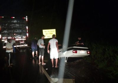 Motorista morre após carro cair em canaleta e capotar em rodovia na região 