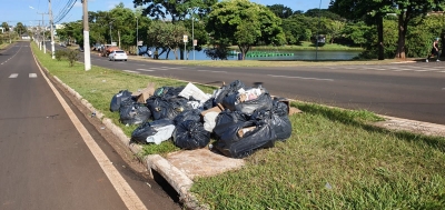 Coletores de Ourinhos decidem manter coleta, mas continuam em estado de greve, até serem atendidos pelo prefeito Lucas Pocay