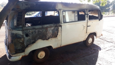 Jovem verdureiro de Ourinhos pede ajuda para continuar trabalhando, após ter veículo incendiado 