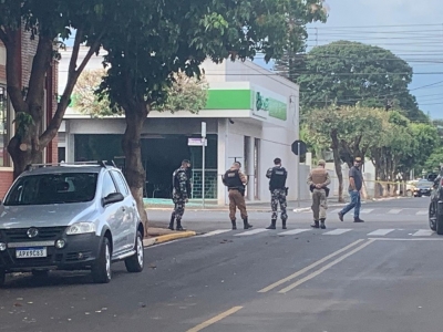 Ladrões explodem duas agências bancárias no norte do Paraná 