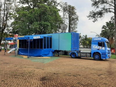 Caixa Econômica Federal faz regularização de dívidas no caminhão-agência em Ourinhos