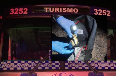 Dois passageiros são baleados em tentativa de roubo a ônibus em rodovia na região