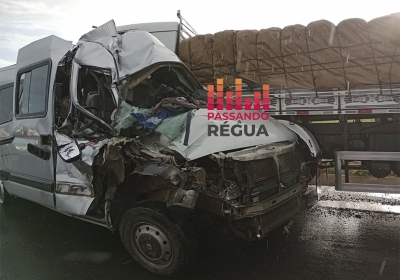 Acidente envolvendo van e caminhões deixa vítimas na BR-153 em Ribeirão do Sul 