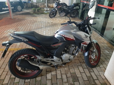 Motociclista é preso com drogas em Ourinhos 