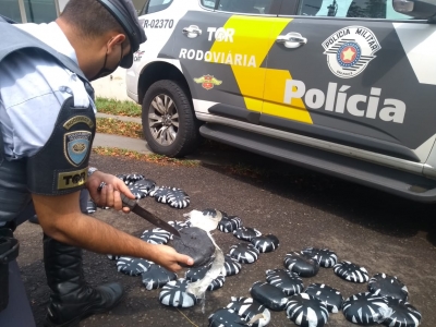 Polícia Rodoviária apreende haxixe em veículo na SP-270 