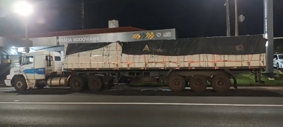 Grande quantidade de maconha é encontrada em caminhão em Santa Cruz do Rio Pardo