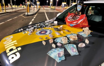 Polícia apreende mais de 20 kg de pedras preciosas sem nota fiscal em rodovia da região 