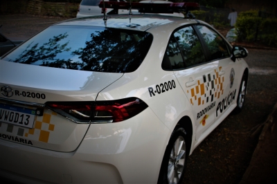 Acidente de trânsito envolvendo caminhão de cana e Van deixa um ferido na Rodovia Raposo Tavares em Ourinhos