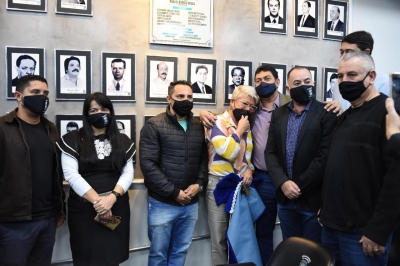 Vereadores inauguram revitalização do plenário que ganhou o nome do vereador Carlos Aberto Costa Prado, o Carlinhos do Sindicato, que faleceu devido à Covid em Ourinhos 