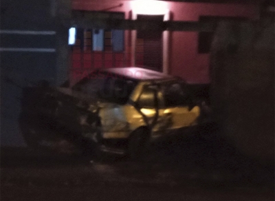 Pintor com suspeita de embriaguez perde o controle do carro e invade residência em Ourinhos 