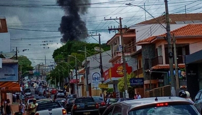 Incêndio em subestação da CPFL deixa grande parte de Ribeirão Claro sem energia no norte do Paraná 