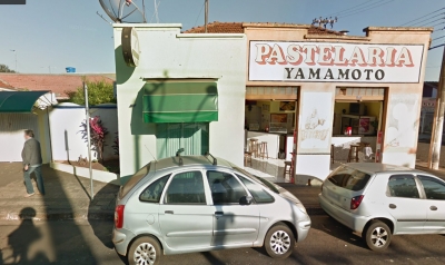 Barbeiro leva garrafada de mulher e fica ferido em salão de Ourinhos 