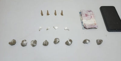 Homem é detido com maconha e cocaína em Ourinhos 