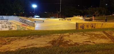 Menor é flagrado vendendo maconha na Praça dos Skatistas de Ourinhos 