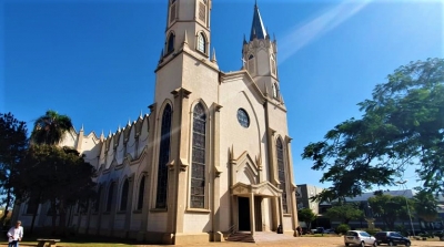 Igreja Católica de Ourinhos anuncia missas aos domingos no estilo “drive-in” na FAPI