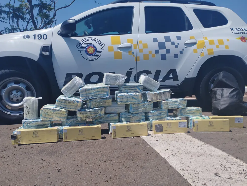 Polícia apreende 2 mil baterias de celular sem nota fiscal na Raposo Tavares 