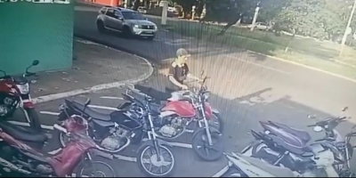 Moto é furtada em frente do Tiro de Guerra de Ourinhos; veja o vídeo 