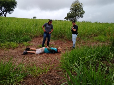 Preso por atacar ex-mulher com mais de 10 facadas na região foi achado caminhando desnorteado em rodovia, diz polícia