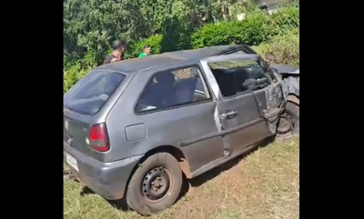 Homem furta carro, bate em poste e acaba preso em Salto Grande